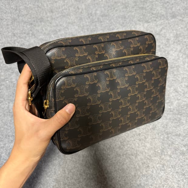 셀린느 트리옹프 캔버스 미디엄 메신저백