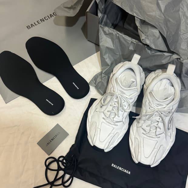 발렌시아가 먼데이 스니커즈 국내매장판 42