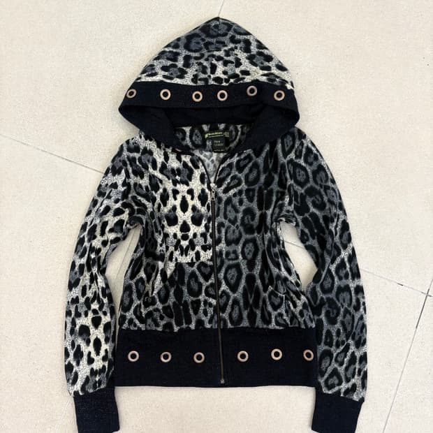 호피 아일렛 후드집업