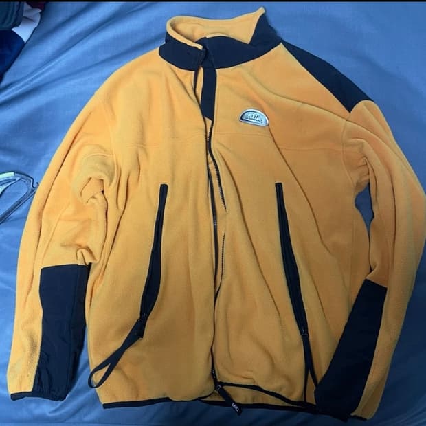 LMC 노란색 후리스 라지 사이즈