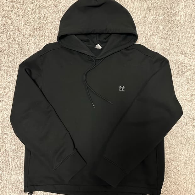 [M] 누마레 EE 로고 후드 블랙