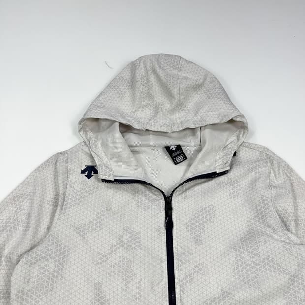 데상트 트레이닝 풀 오버 바람막이 자켓 (M)