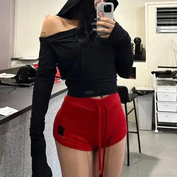 Toh red shorts