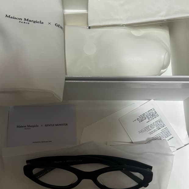 젠틀몬스터 마르지엘라 MM209 블랙클리어