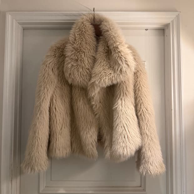 자라 페이크퍼 자켓 아이보리