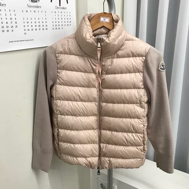 몽클레어 구스다운 하이넥 패딩