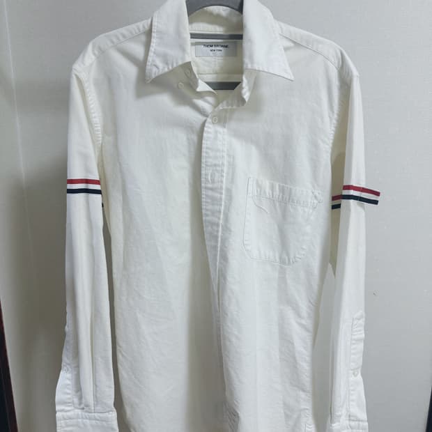 톰브라운 삼선 암밴드 셔츠 1사이즈