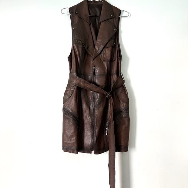 Sheep skin strap vest / brown