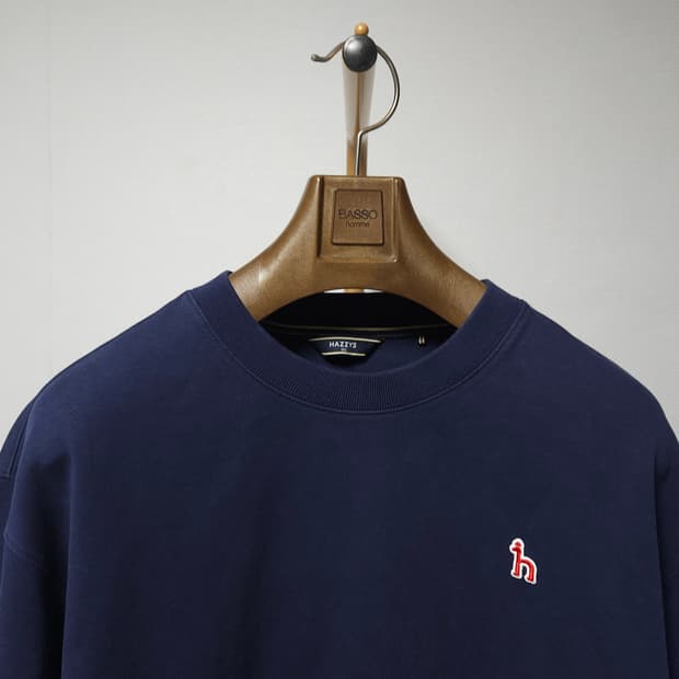 105 ) 헤지스 남성 깔끔 스몰 로고 네이비 맨투맨