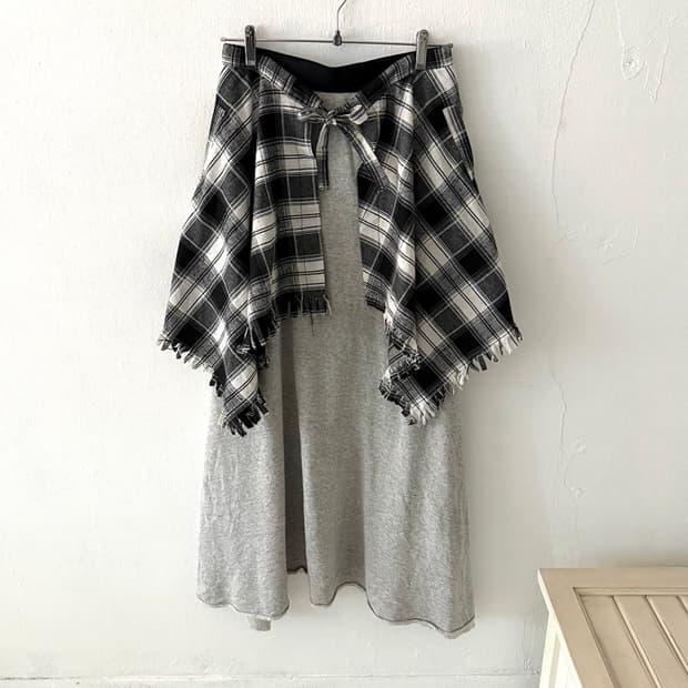 Check layered skirt+gray long skirt set