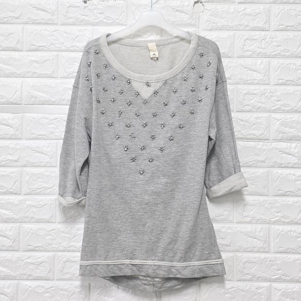 한섬 오즈세컨 큐빅 장식 그레이 블라우스 S