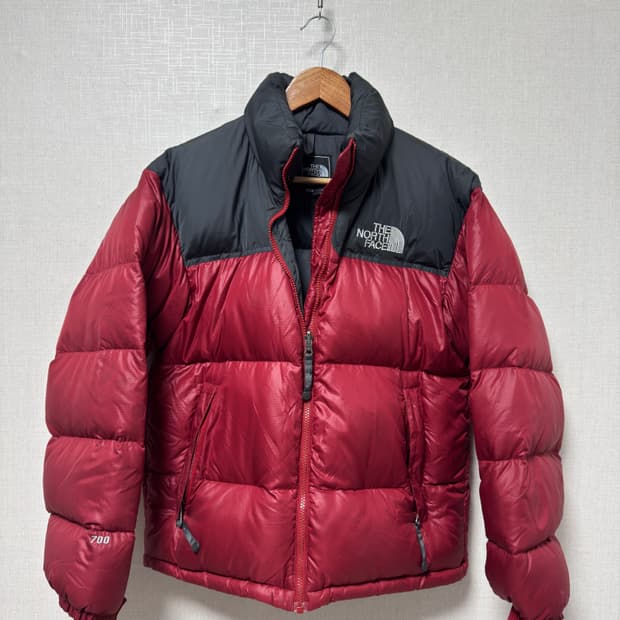 노스페이스 눕시 700 패딩 