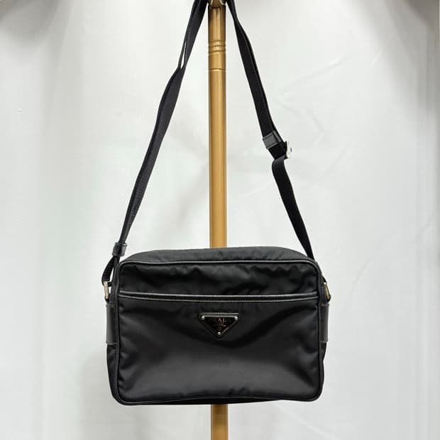 프라다 사피아노 삼각로고 메신저백 2VH048