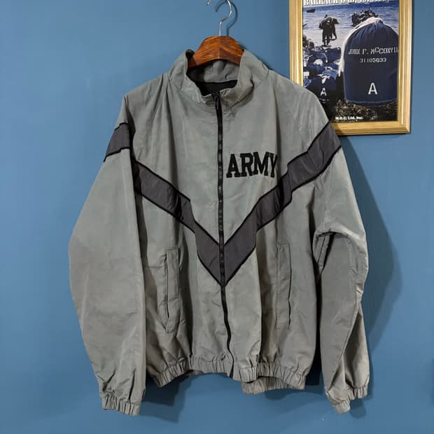 00‘s U.S Army IPFU Jacket.