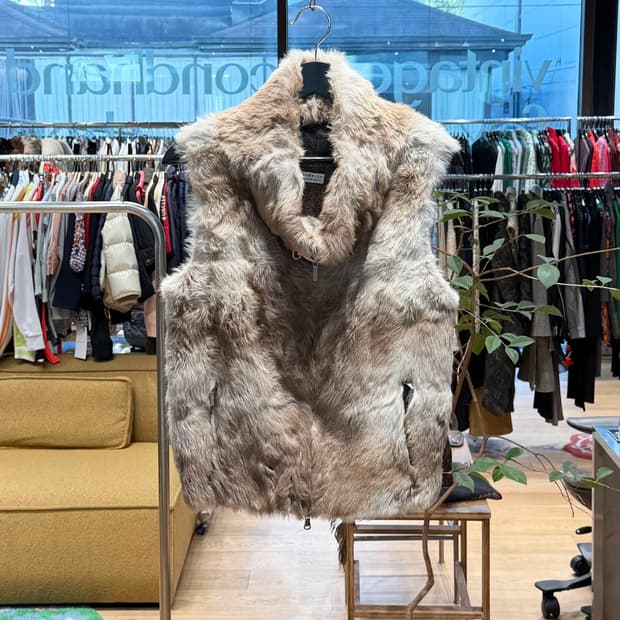 브루넬로 쿠치넬리 베이지 퍼 베스트 자켓