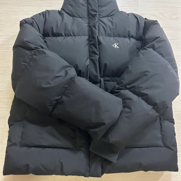캘빈클라인 CK 블랙 패딩 S 310,000➡️85,000