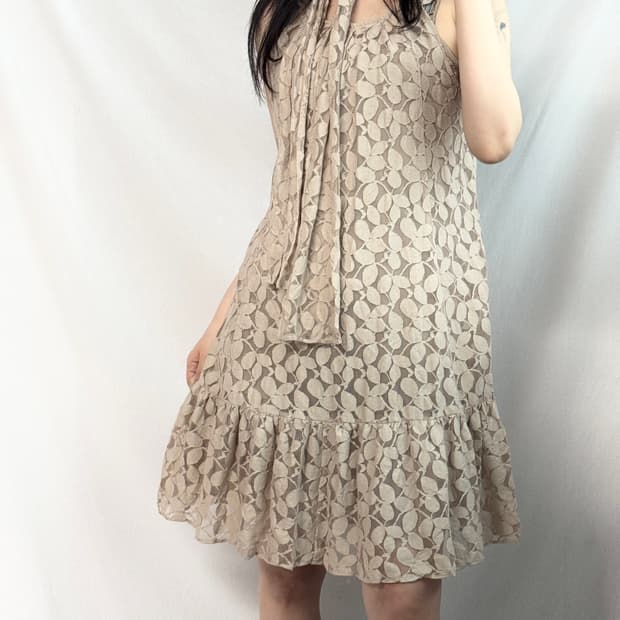 타이 넥 플라워 레이스 원피스 (이너 미포함)