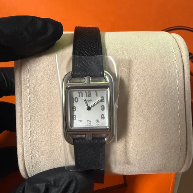 에르메스 케이프코드블랙앱송 31mm 시계