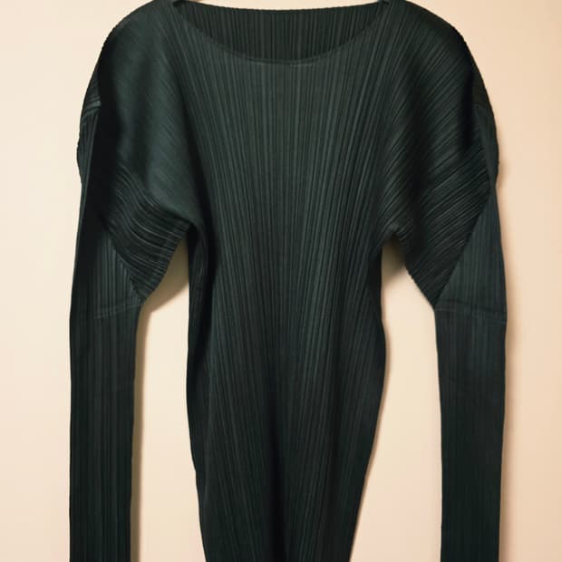 플리츠플리즈 블랙탑