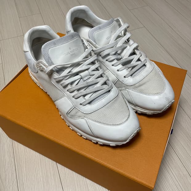 루이비통 런어웨이 스니커즈 275