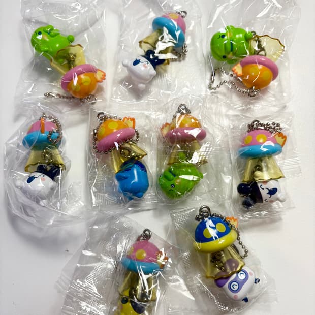 반다이 다마고치 UFO 스윙  키링 가챠 구치파치 주댕치 미미치 마메치