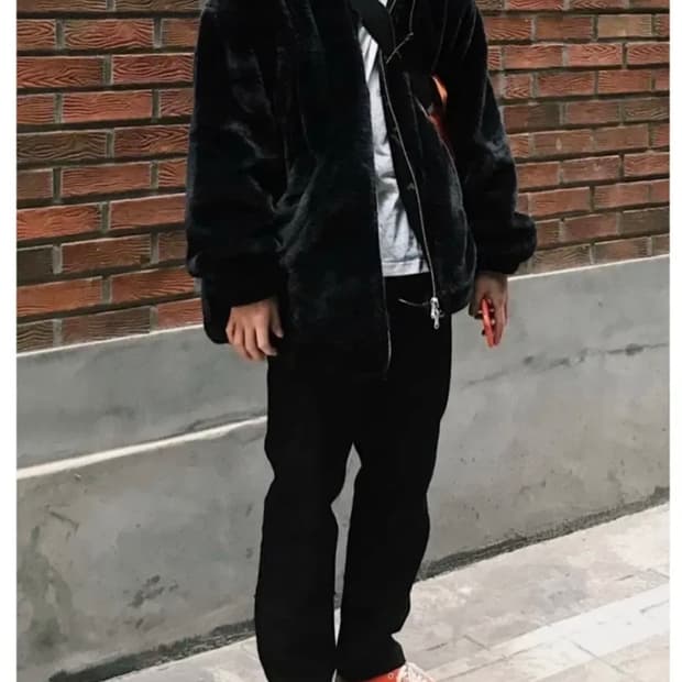 [105-110] 가쿠로 페이크퍼 후드 집업 블랙