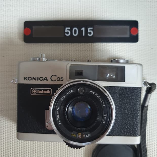 코니카 C 35 플래시 매틱 필름카메라 실버바디