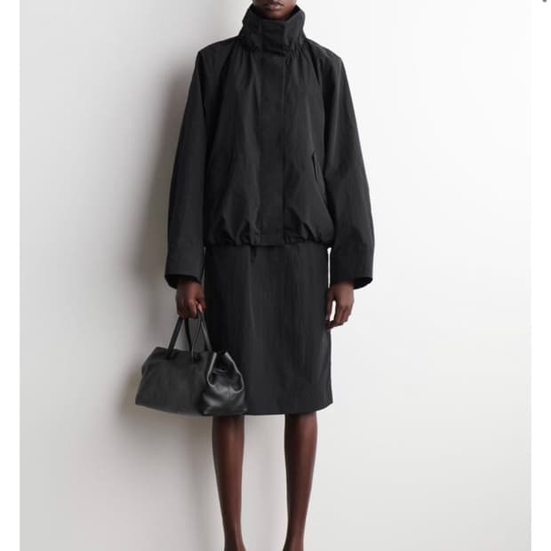 코스 나일론 퍼널넥 자켓 삽니다 !!