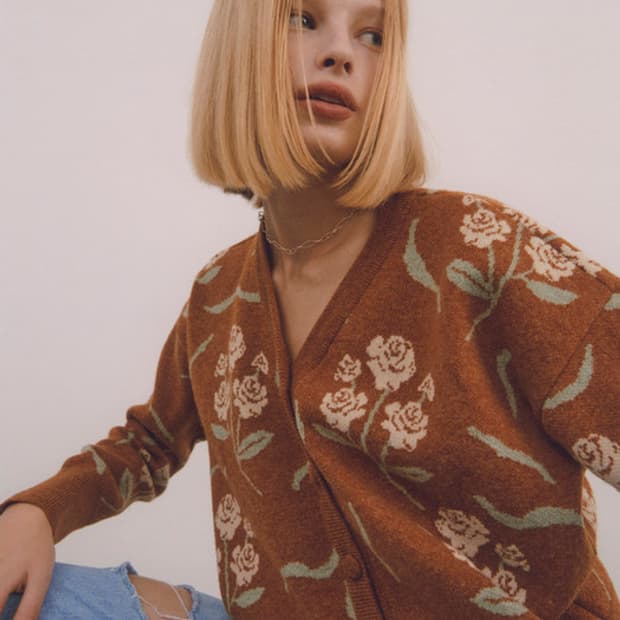 시눈 블레이브 빈티지 레트로 플라워 패턴 브라운 브이넥 가디건