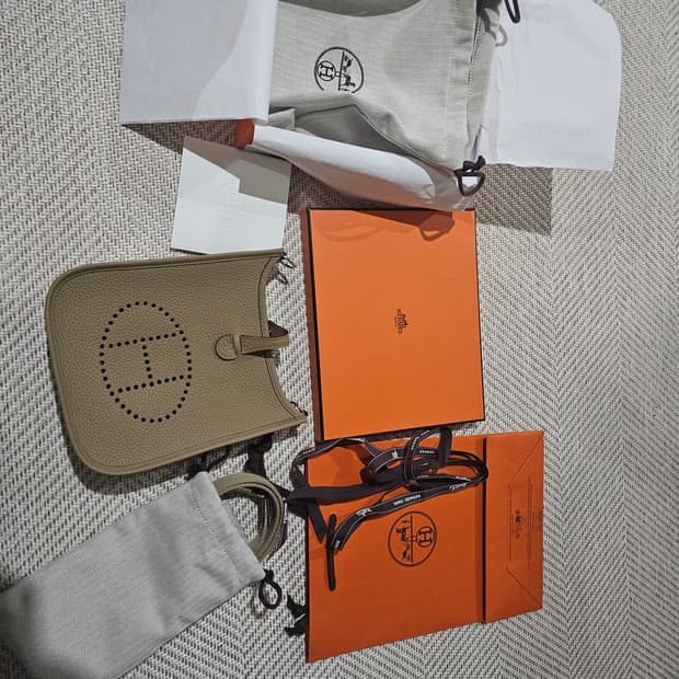 에르메스 미니 에블린 뿌시에르 박스채 새제품 k각인