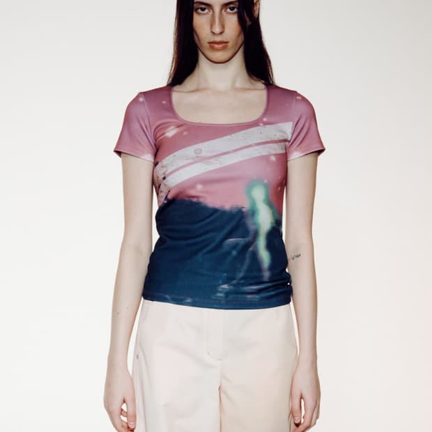 open yy dawn graphic u-neck top_brick