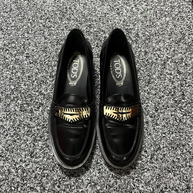 tods 토즈 35.5 금장 로퍼 구두