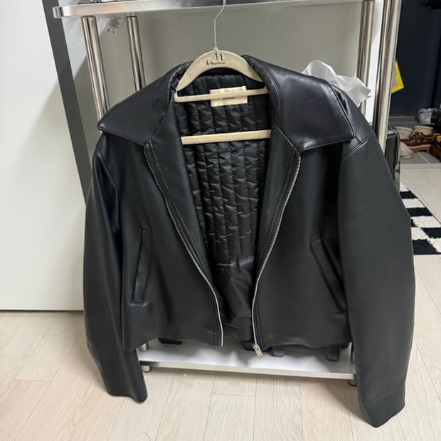 라퍼지우먼 레더자켓