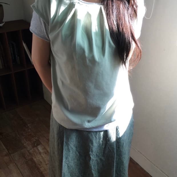 세이지 그린 턱 탑 Sage Green Tuck Top