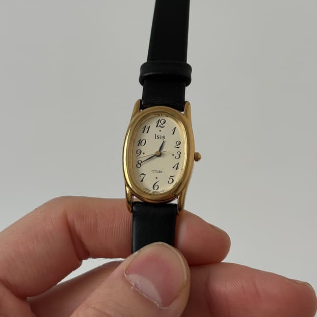 1990s Isis Gold Oval Ladies Quartz