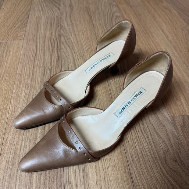 마놀로 블라닉 브라운 펌프스 38