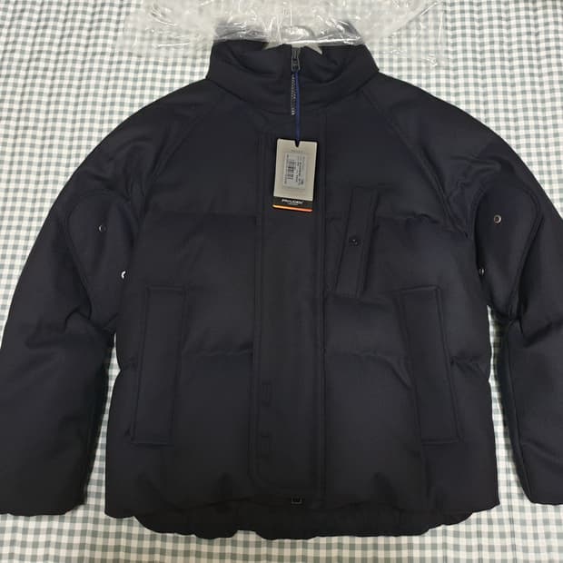 헨리코튼 ffc x도큐먼트 패딩 새제품 판매합니다.