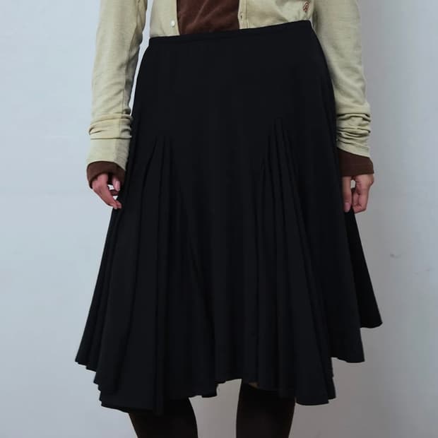 파이시스 플레어 패널 미디스커트