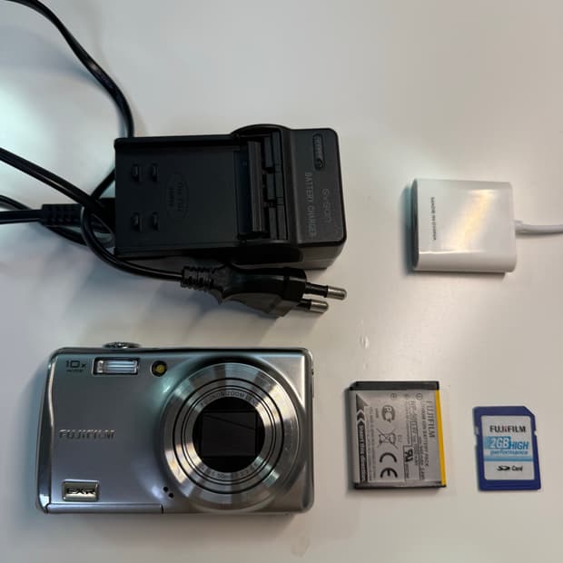 후지필름 파인픽스 f70exr 디카 팔아요 (작례o)