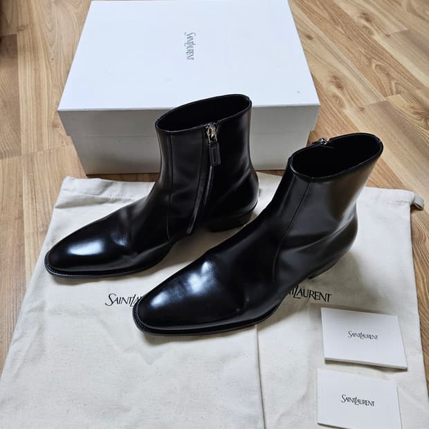 생로랑 로만 지퍼 앵클부츠 블랙