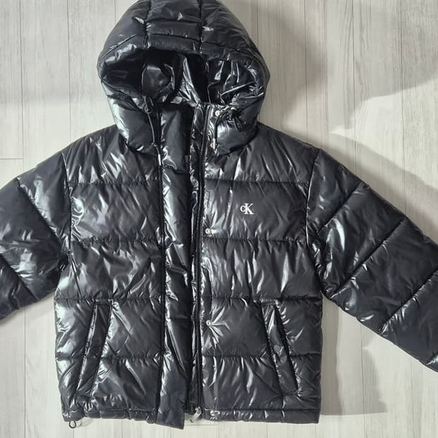 Calvin Klein 블랙 여성 샤인 다운 자켓 (패딩) XS