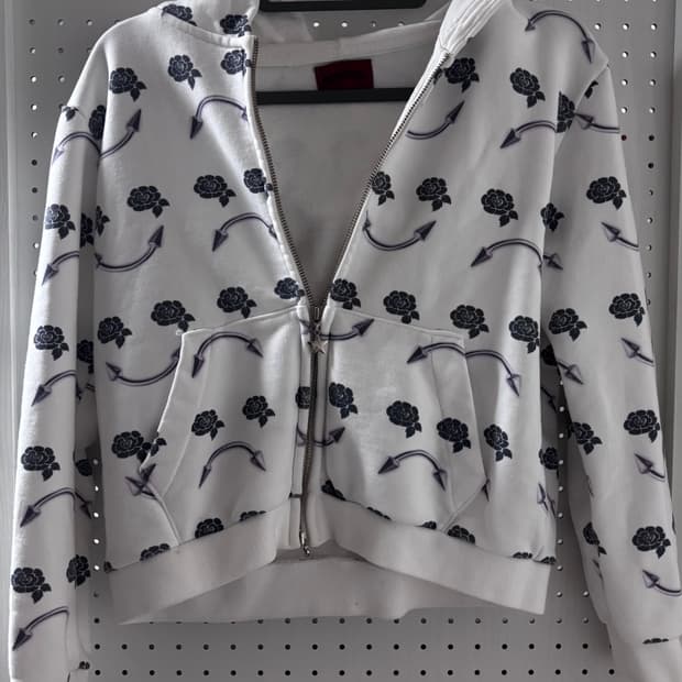 모멘텔 후드집업 화이트