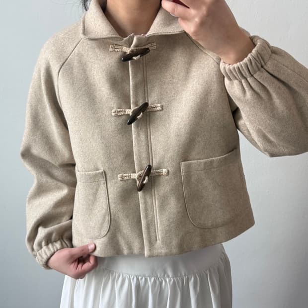 베이지 숏 더플코트