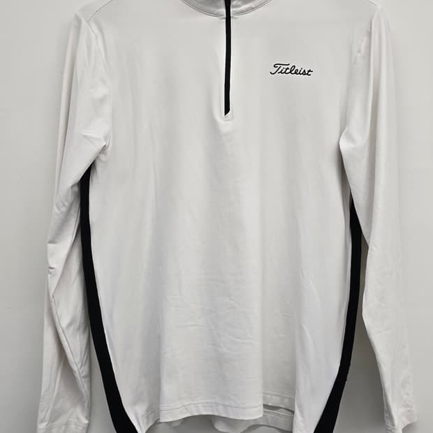 타이틀리스트 여성 골프웨어 반집업.
싸이즈 95 L
