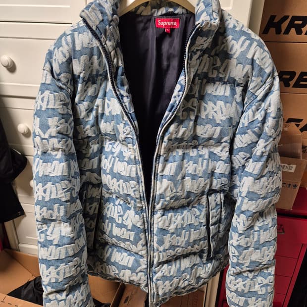 슈프림 2022 팻팁 자카드 데님 자켓 XL 판매 합니다. 