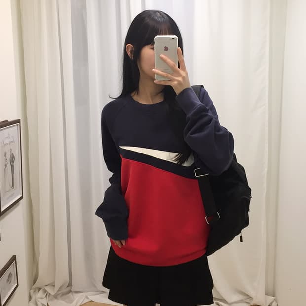 Unisex Nike Sweatshirt 100