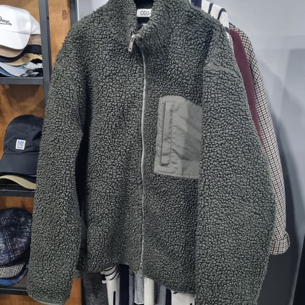 코스(cos) 105~110size 뽀그리 집업자켓 카키 상태9/10