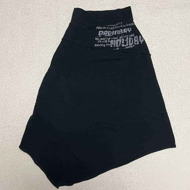 오디너리홀리데이 밴딩스커트