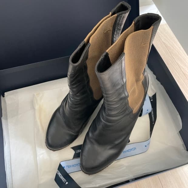 드리스반노튼 가죽부츠