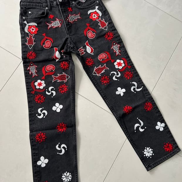 HAND EMBO DENIM PANTS 핸드 엠보싱 데님 팬츠